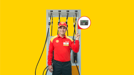 En un fondo amarillo, se ve un atendedor con un dispensador de combustible