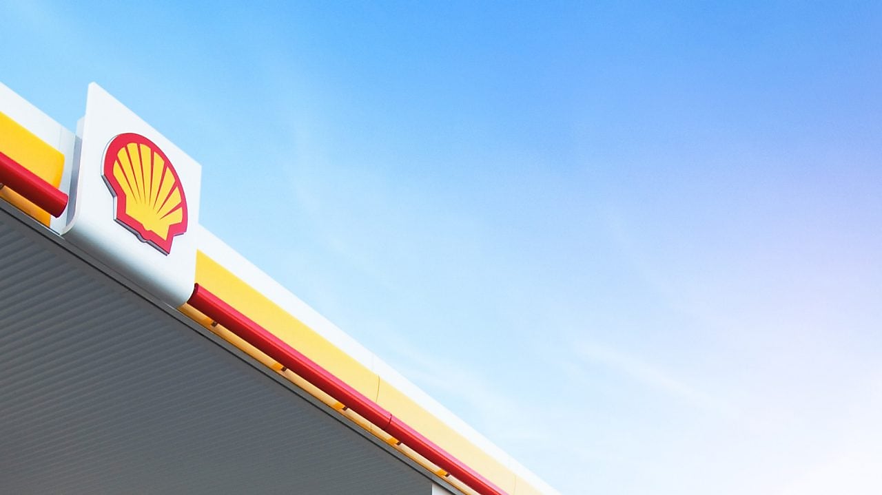 Marquesina de Shell con vista hacia el cielo