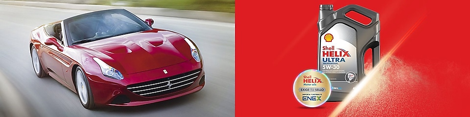 Auto Ferrari en la carretera y bidón Shell Helix con fondo rojo