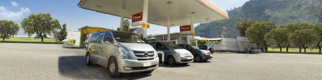 Van cargando combustible usando Shell Card Empresa