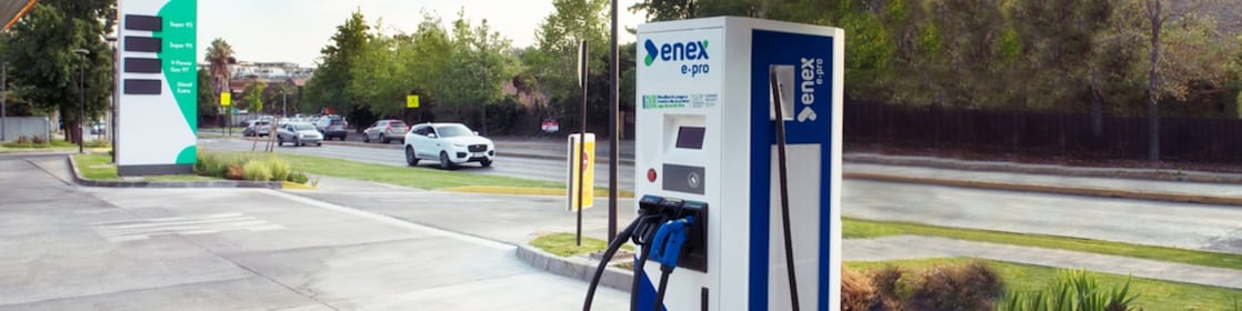 Un tótem de E-Pro en la estación de servicios Shell.