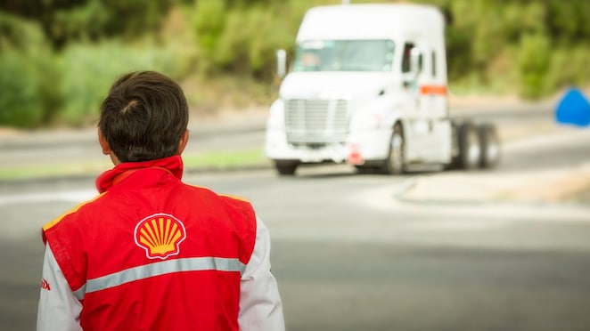 Estación de servicio carga de combustible camión